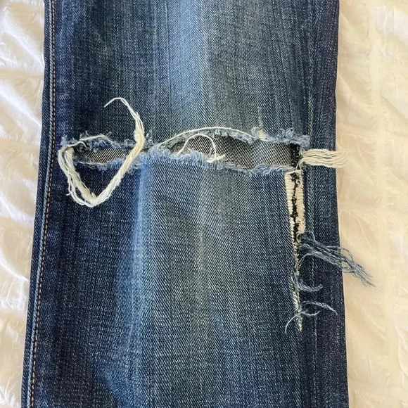 Vince 5 pocket relaxed rolled in destructed dark crimson distressed denim - Picture 12 of 12